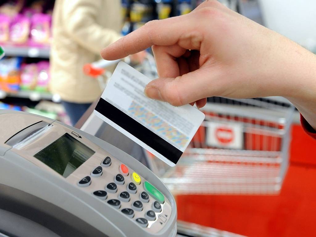 8 простых способов оплаты кредита банковской картой