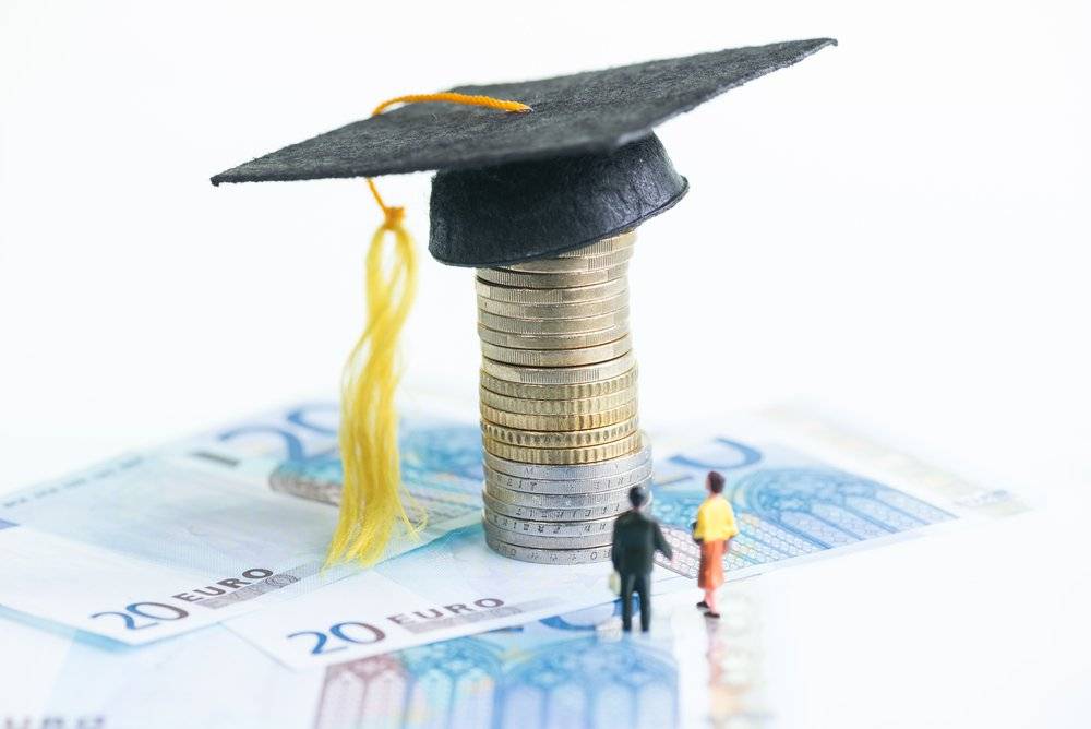 Топ 8 кредитов на учебу для студентов (сбербанк, втб24, почта банк) в 2022 году