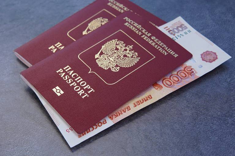 7 лучших кредитных карт, которые можно получить по паспорту
