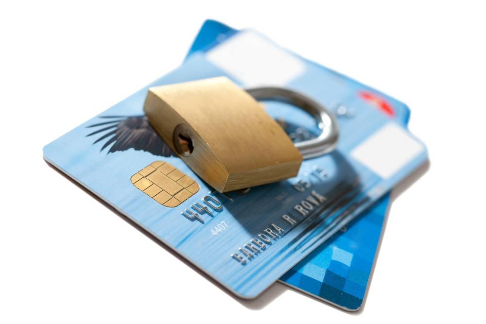 Страхование банковских карт: зачем страховать свою карту