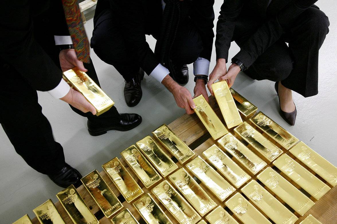 Золото не ржавеет. зачем центробанки скупают драгметалл рекордными темпами
