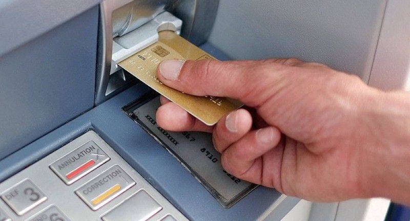 Как правильно закрыть кредитную или дебетовую карту банка – можно ли просто разрезать и выбросить?