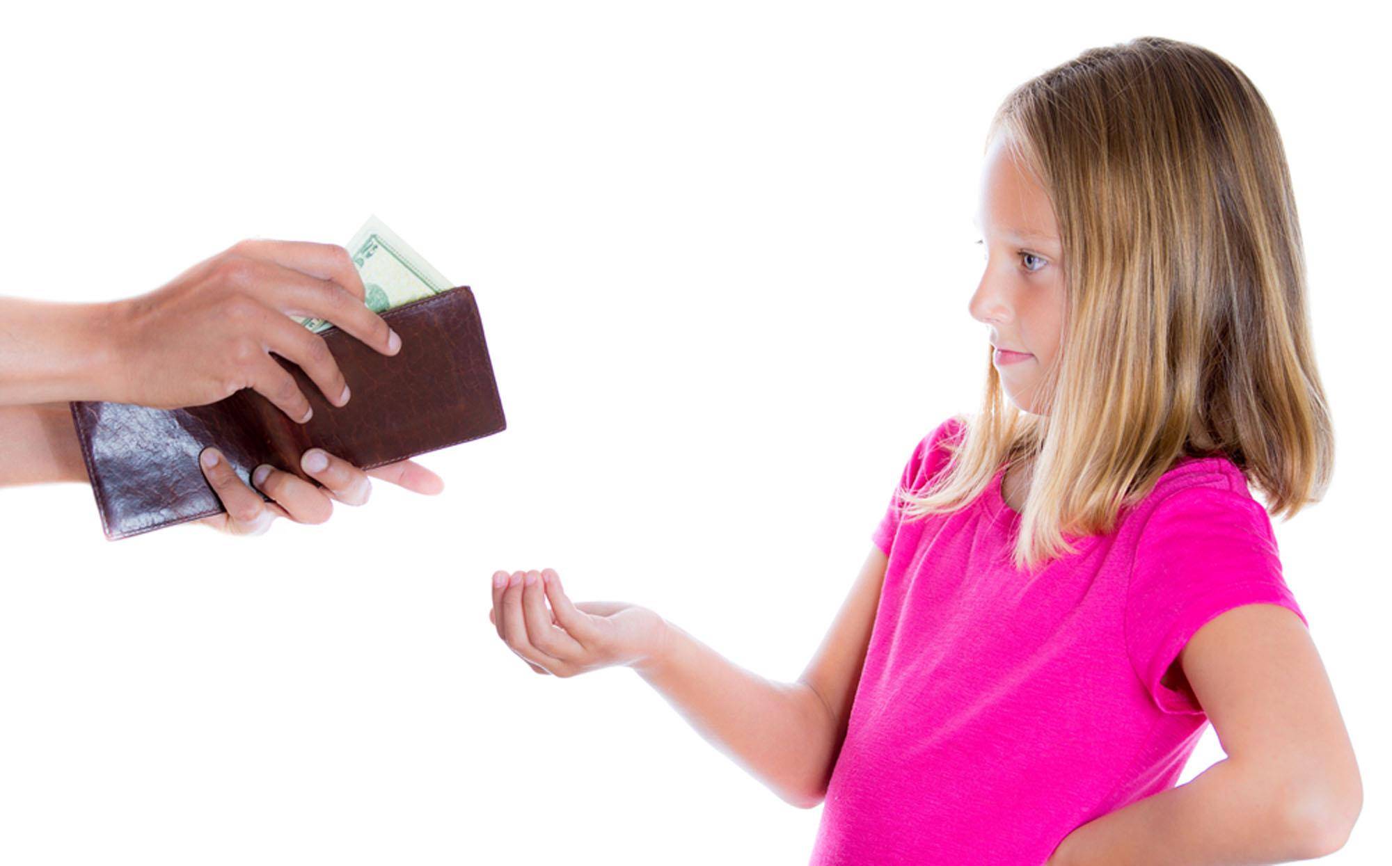 Интересно о важном: стоит ли давать детям карманные деньги и как научить их правильно ими распоряжаться
