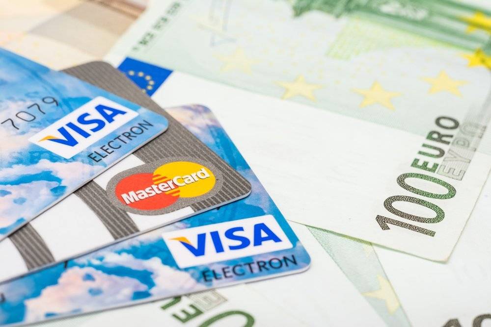 Дебетовые карты в евро с бесплатным обслуживанием и кэшбеком 2021 года