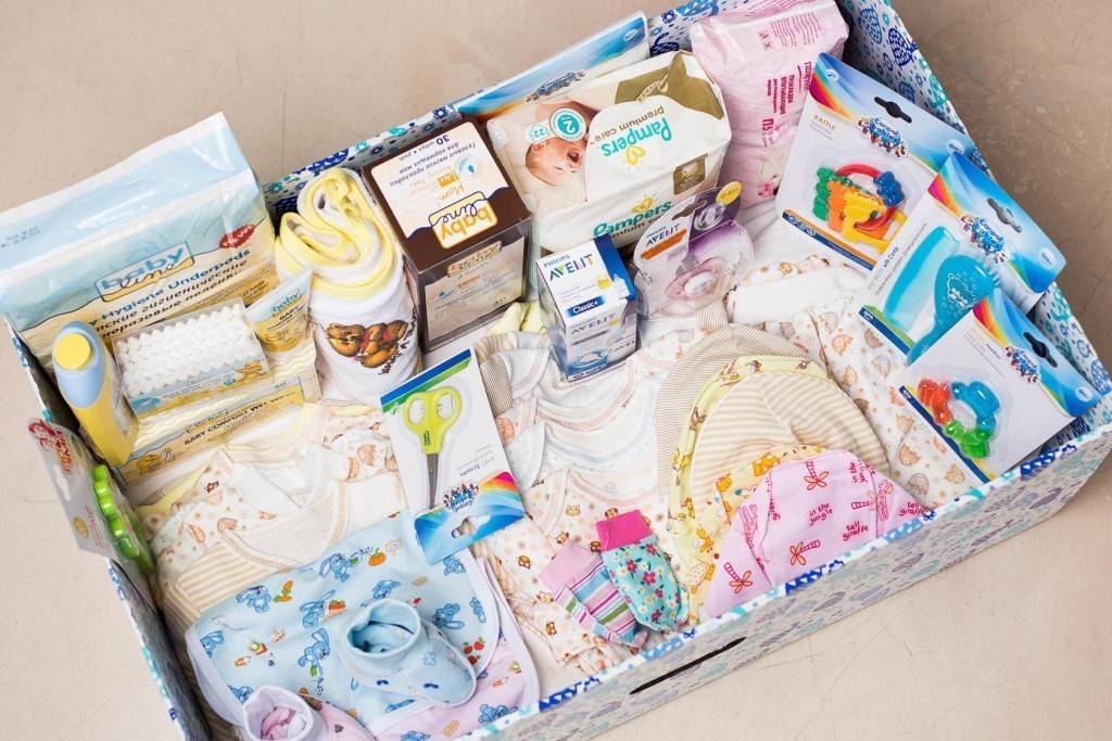 Подарок от собянина новорожденным москвичам: как получить, что в него входит