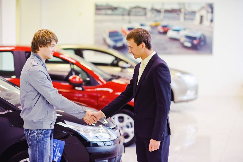 Какой кредит выгоднее при покупке машины – целевой или потребительский