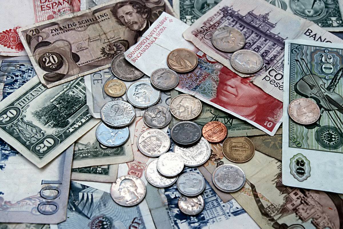 В какой валюте лучше всего брать кредит онлайн?