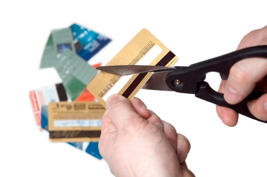 Что будет, если разрезать кредитную карту?