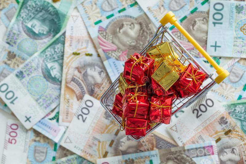 Оплачиваются ли новогодние праздники и как: правила оплаты новогодних каникул