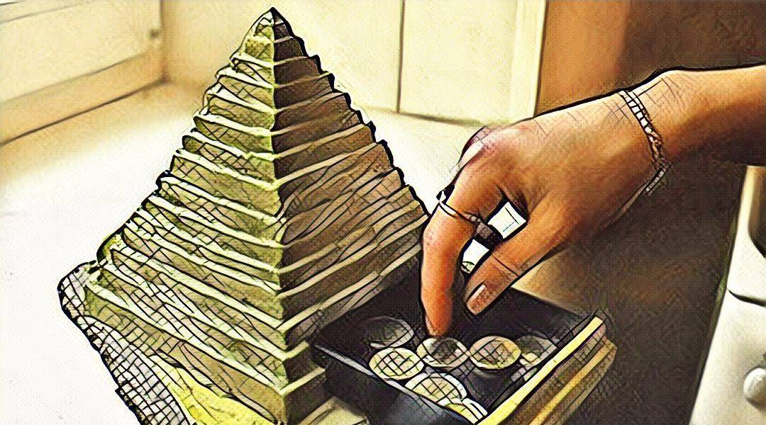 Что рассказывает о финансовых пирамидах человек, который там работал | moneyzz.ru