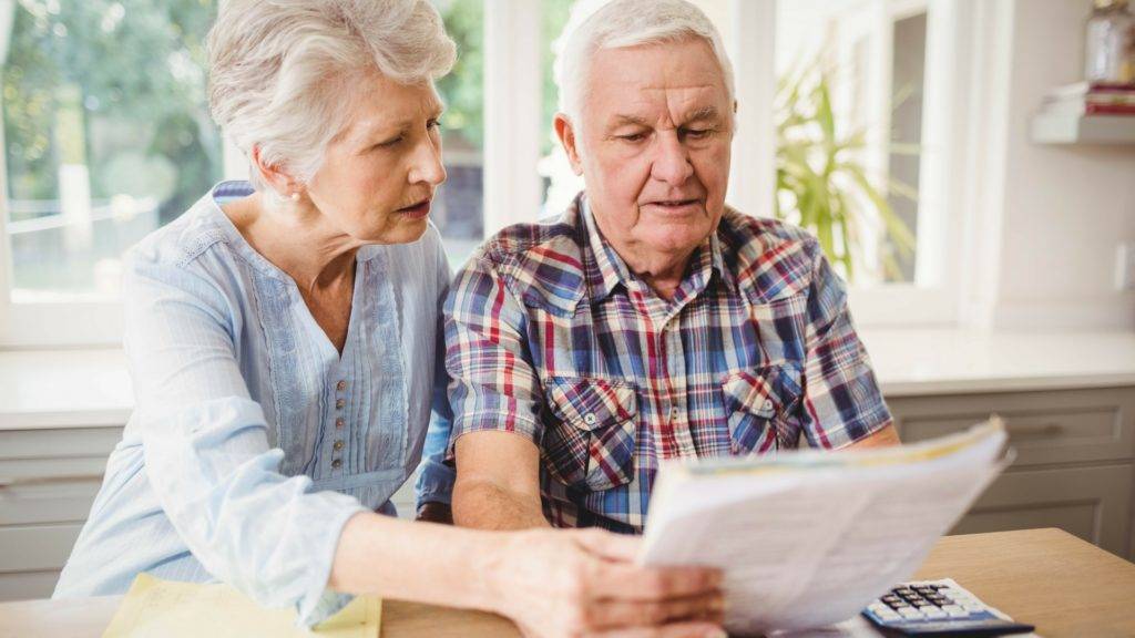 Какие банки дают кредиты пенсионерам до 75, 70, 80 лет без поручителей [в 2021 году]?