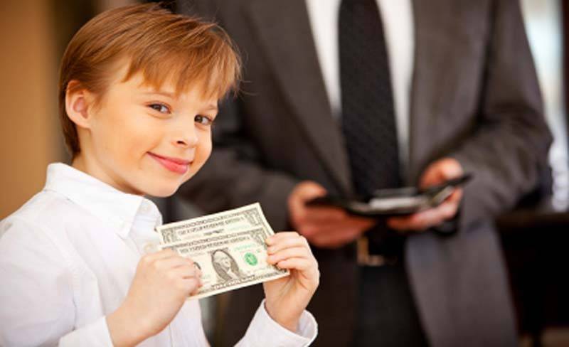 Сколько денег давать детям на карманные расходы? | moneyzz.ru