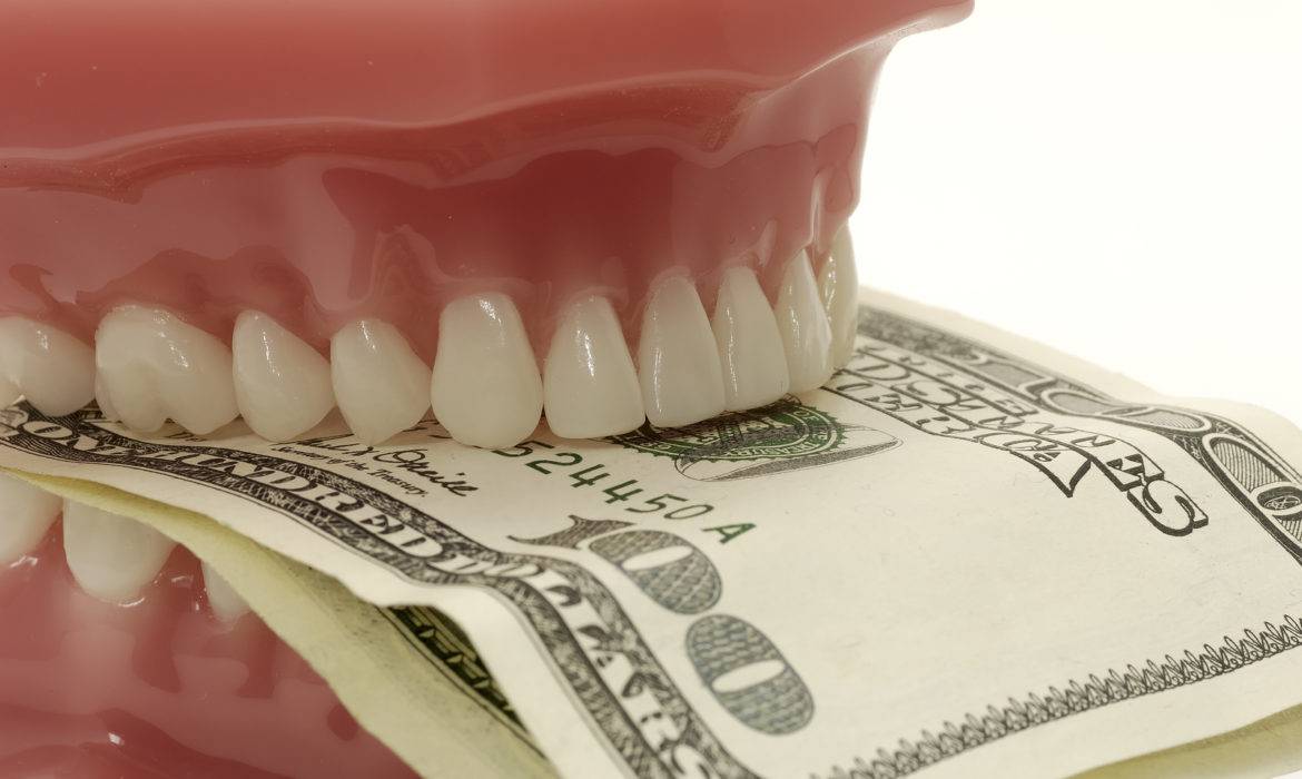 Лечение и протезирование зубов в кредит — выгодно ли это?