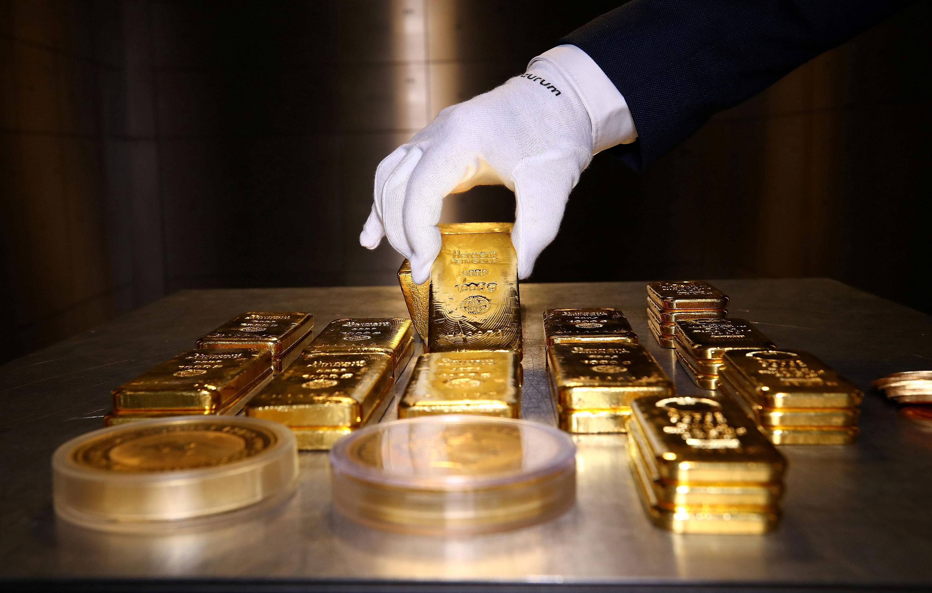 Центральные банки перестали скупать золото - beincrypto