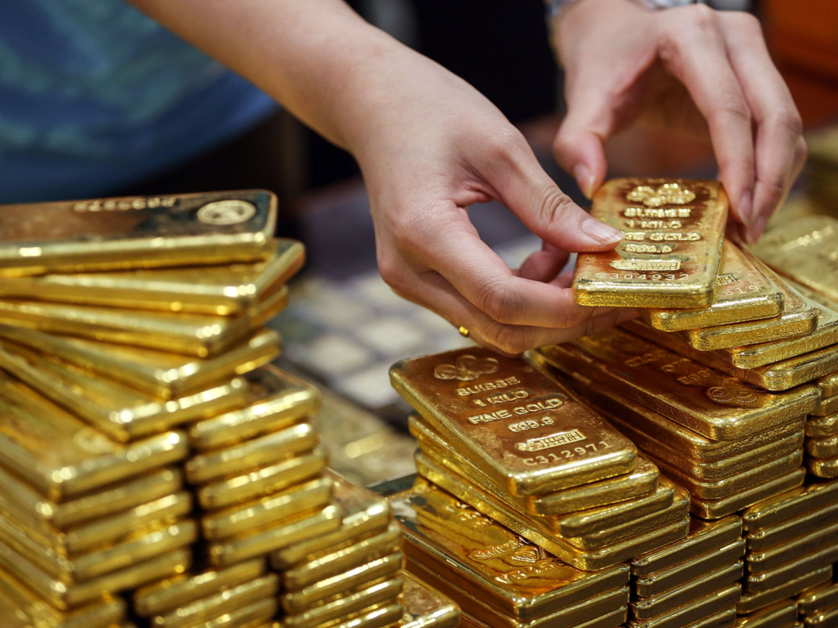 Золото станет деньгами. Слиток золота. Деньги золото. Слиток золотой. Деньги золото богатство.