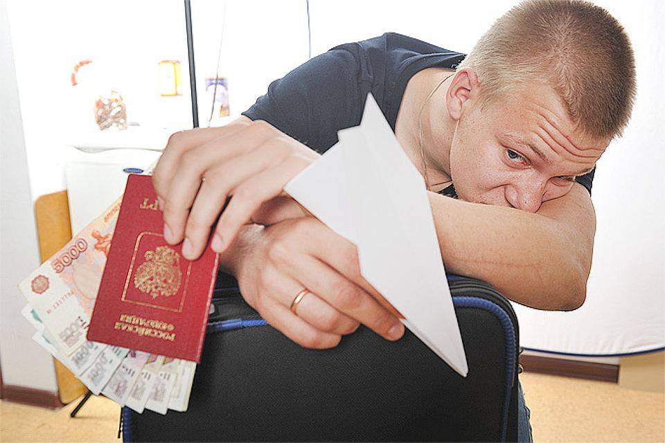 Можно ли выехать за границу, если есть долг по кредиту?