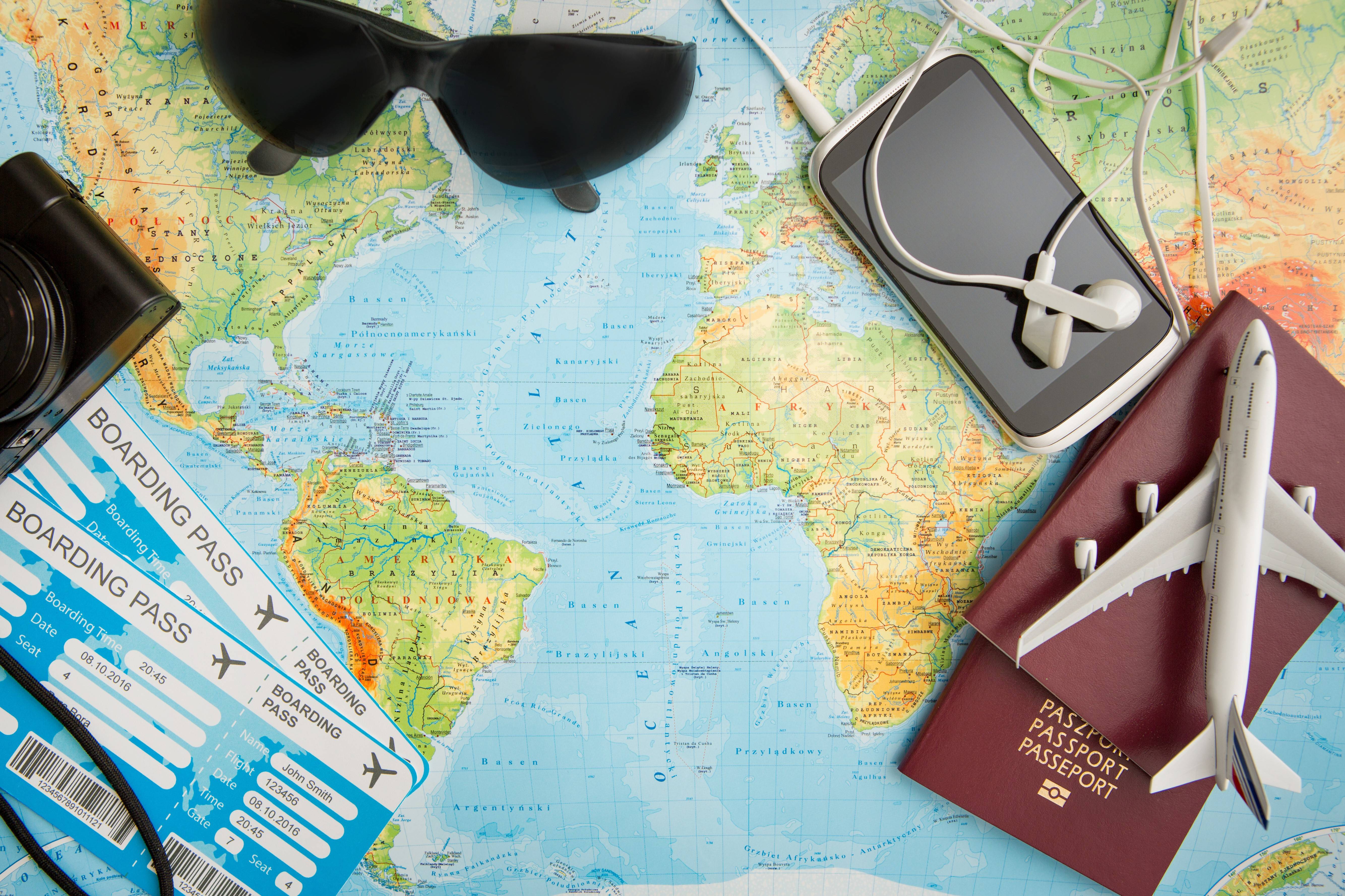 Какие банковские карты самые выгодные для путешествий и поездки за границу в 2021 году