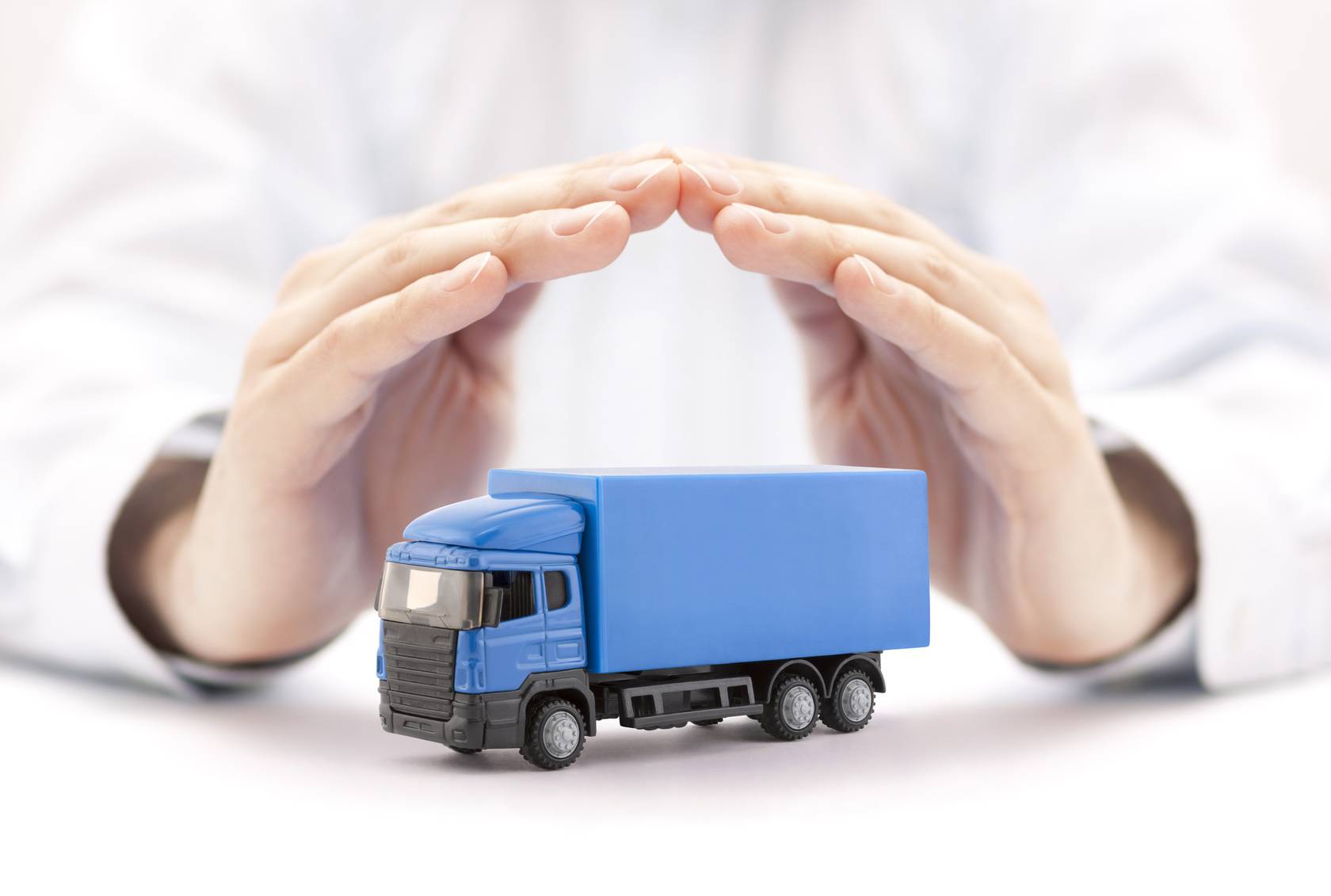 Страхование грузов при перевозке автомобильным транспортом: что это такое, особенности страховки грузоперевозок